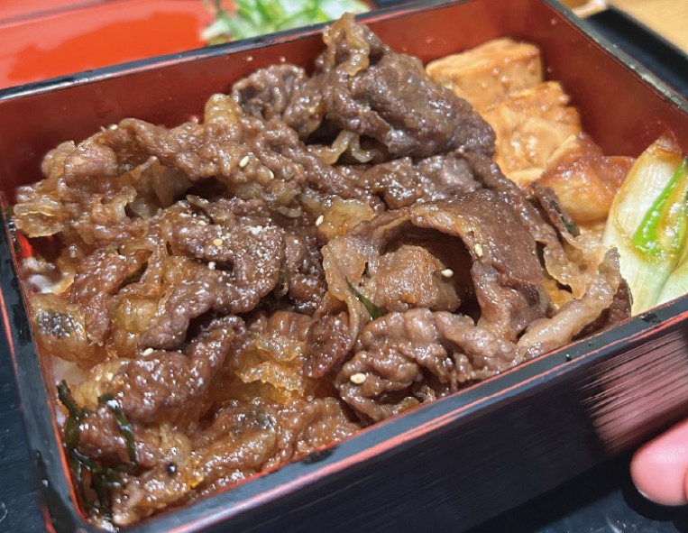 和牛すきやき重